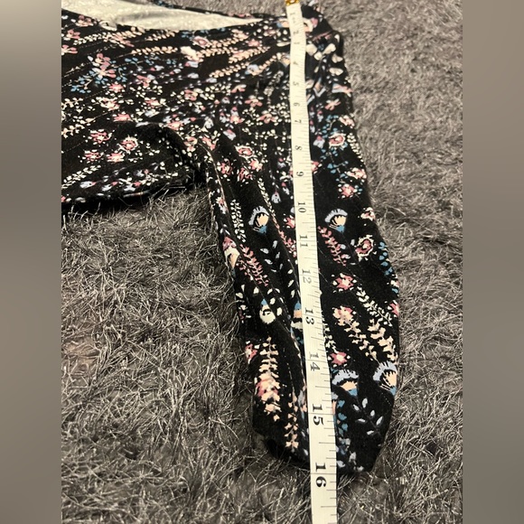 Black Floral Maternity Top! - Picture 13 of 15